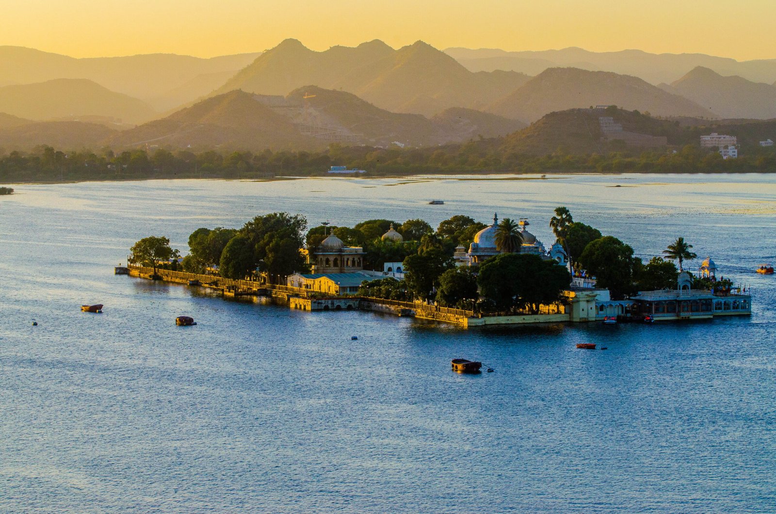 Udaipur — Where Every Journey Feels Extraordinary